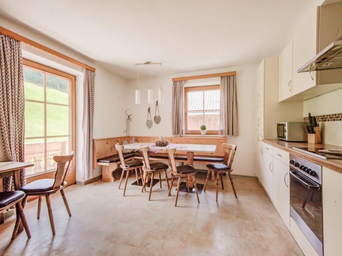 Attractive Apartment In Hainzenberg With Ski Room المظهر الخارجي الصورة