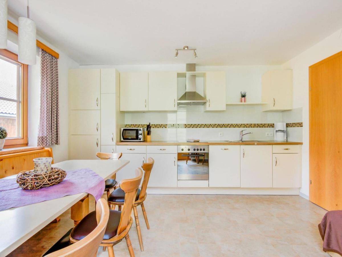 Attractive Apartment In Hainzenberg With Ski Room المظهر الخارجي الصورة