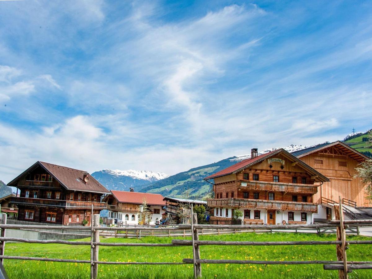 Attractive Apartment In Hainzenberg With Ski Room المظهر الخارجي الصورة